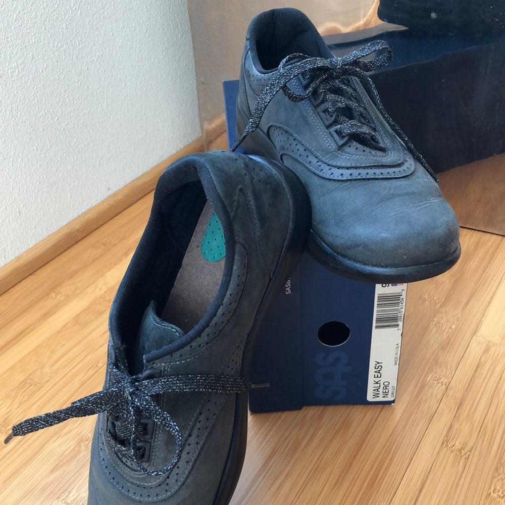 SAS Walk Easy Black Oxfords in Narrow